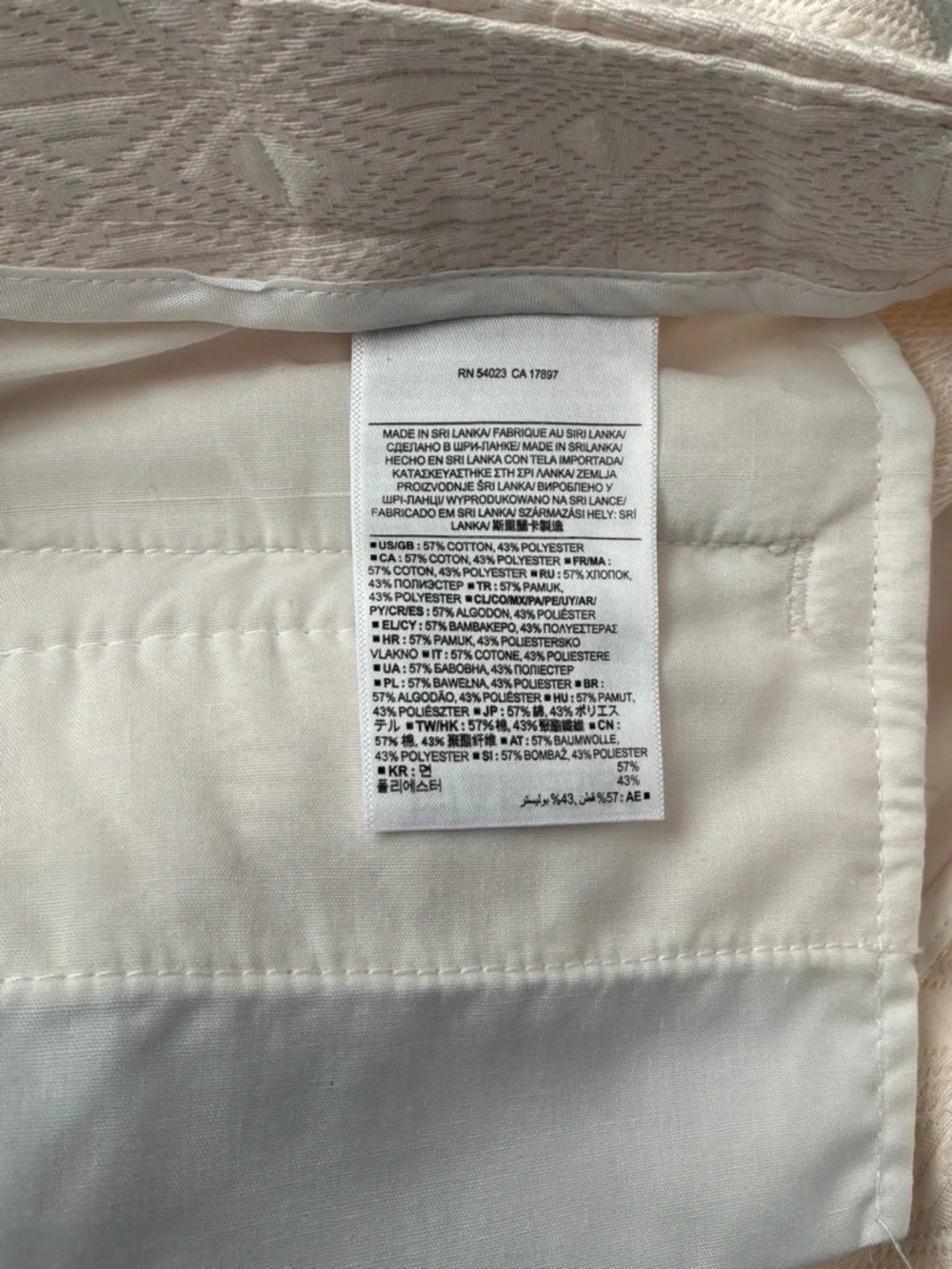 Banana Republic Cream Embossed Flat Front Dress Shorts Size 8